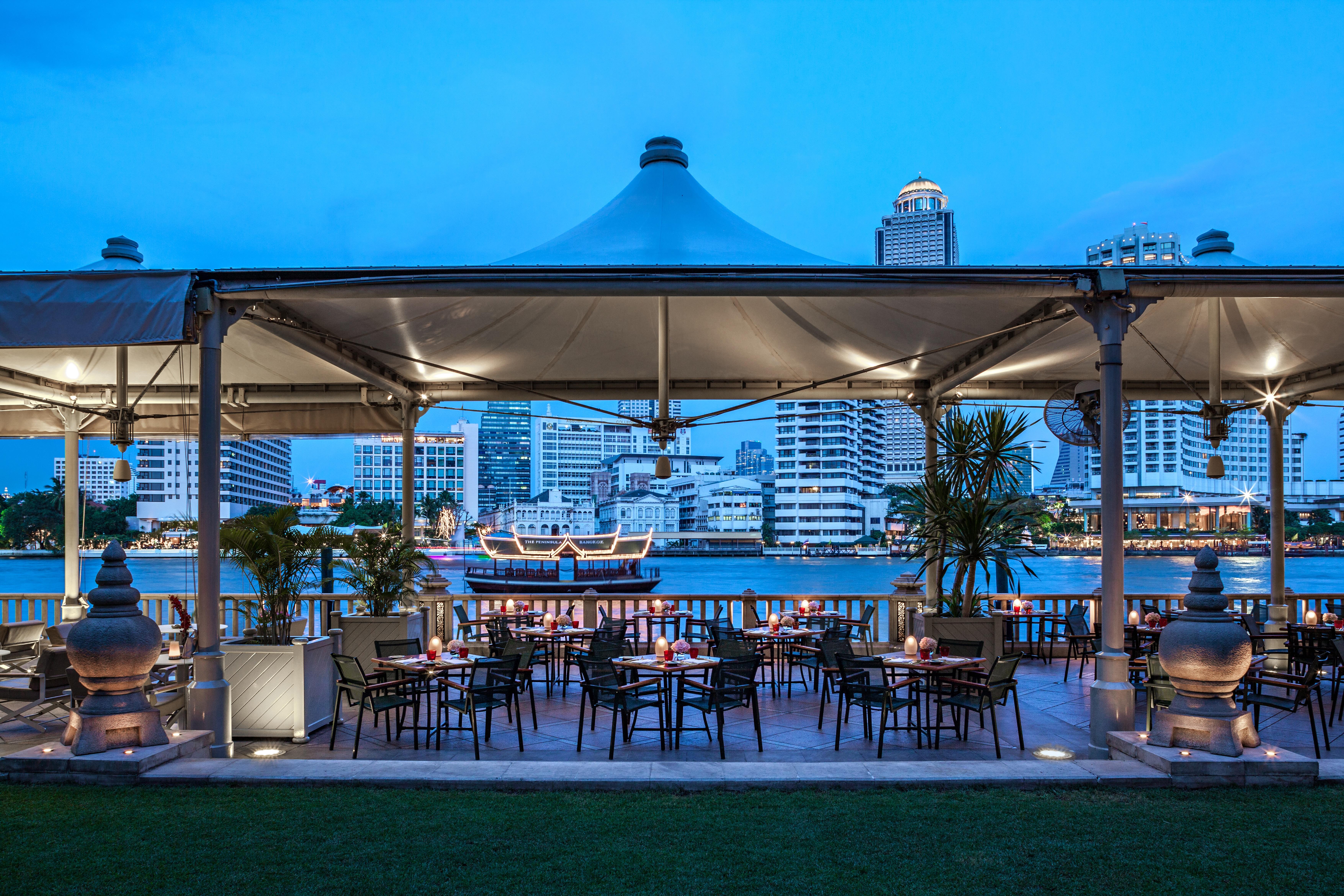 The Peninsula Bangkok Hotel Exterior photo