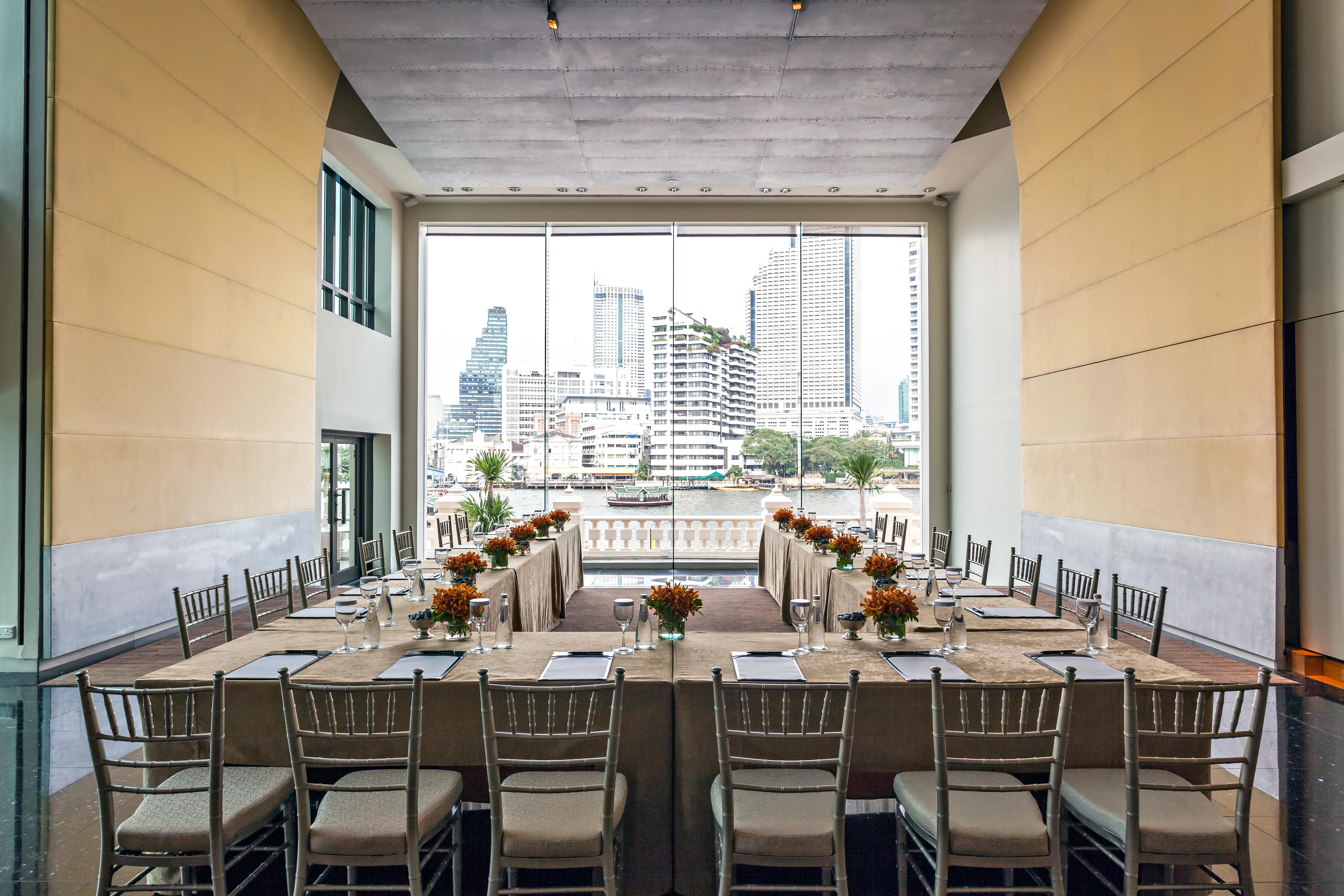 The Peninsula Bangkok Hotel Exterior photo