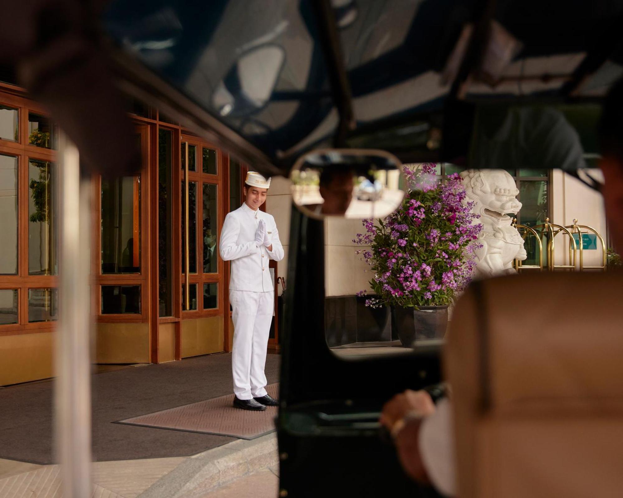 The Peninsula Bangkok Hotel Exterior photo